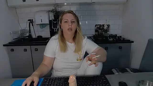 erikaerika online show from 09/25/25, 07:23