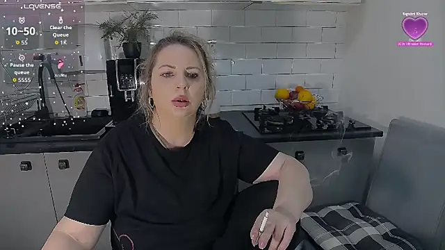 erikaerika online show from 02/15/26, 04:36