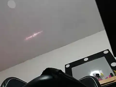 Snapshot of vittoriaromano chatting on 01/08/25, 02:35 vittoriaromano online show from 01/08/25, 02:35