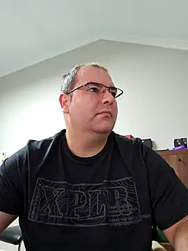 Snapshot of Andrew1900529 chatting on 11/03/25, 05:31 Andrew1900529 online show from 11/03/25, 05:31