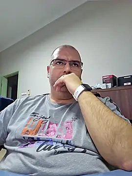 Snapshot of Andrew1900529 chatting on 11/26/25, 06:36 Andrew1900529 online show from 11/26/25, 06:36