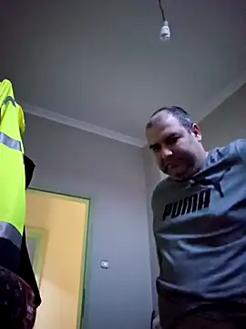 Snapshot of Andrew1900529 chatting on 12/17/25, 06:19 Andrew1900529 online show from 12/17/25, 06:19