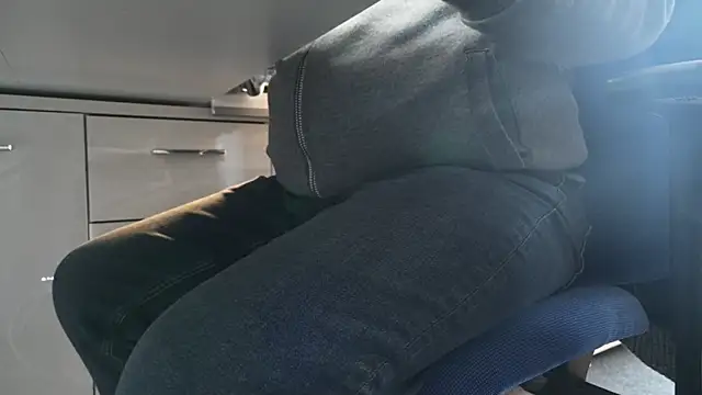 Snapshot of NylonHype chatting on 01/07/25, 02:51 NylonHype online show from 01/07/25, 02:51