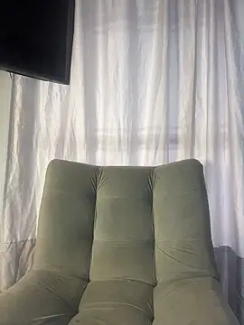 BA BYY online show from 04/21/26, 07:28