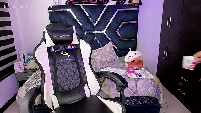 Snapshot of Student_of_Bdsm chatting on 02/18/25, 07:09 Student of Bdsm online show from 02/18/25, 07:09