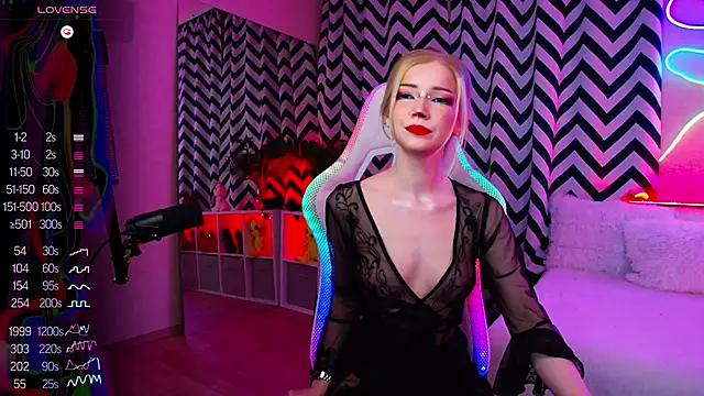 Snapshot of Misamane chatting on 12/07/24, 12:45 Misamane online show from 12/07/24, 12:45