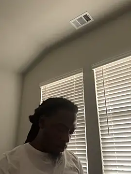 Snapshot of blue5455 chatting on 02/12/25, 09:33 blue5455 online show from 02/12/25, 09:33