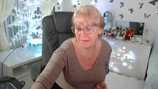 Snapshot of Ghertrude52 chatting on 12/02/25, 04:07 Ghertrude52 online show from 12/02/25, 04:07