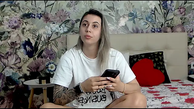 RoseDiamond06 online show from 01/29/25, 06:28