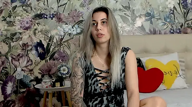 RoseDiamond06 online show from 02/05/25, 02:05