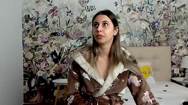 RoseDiamond06 online show from 10/02/25, 12:23