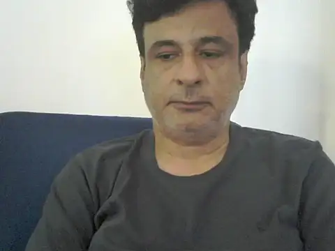 Snapshot of desipapaxxx chatting on 10/22/25, 05:41 desipapaxxx online show from 10/22/25, 05:41