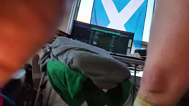 Snapshot of fisthole4dilfs chatting on 03/11/25, 08:20 fisthole4dilfs online show from 03/11/25, 08:20