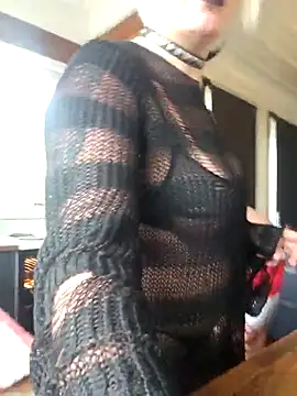 Snapshot of PinkTheHawk chatting on 12/02/25, 05:57 PinkTheHawk online show from 12/02/25, 05:57