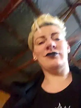 Snapshot of PinkTheHawk chatting on 12/03/25, 06:43 PinkTheHawk online show from 12/03/25, 06:43