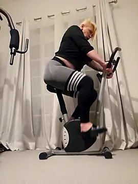 PinkTheHawk online show from 03/05/26, 08:43