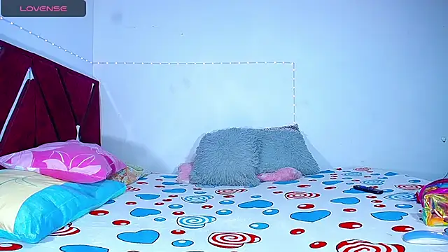 Snapshot of DanisaBrown chatting on 12/14/24, 01:49 DanisaBrown online show from 12/14/24, 01:49