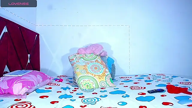 Snapshot of DanisaBrown chatting on 12/14/24, 06:30 DanisaBrown online show from 12/14/24, 06:30