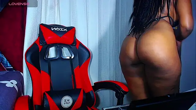 Snapshot of DanisaBrown chatting on 11/02/25, 02:19 DanisaBrown online show from 11/02/25, 02:19