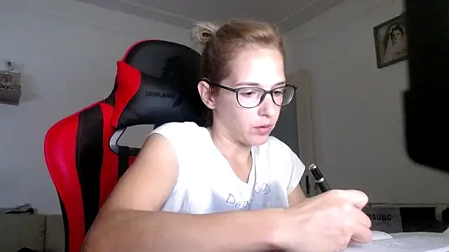 SexxyLety online show from 10/15/25, 08:09