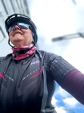 emma tour online show from 12/01/25, 02:55