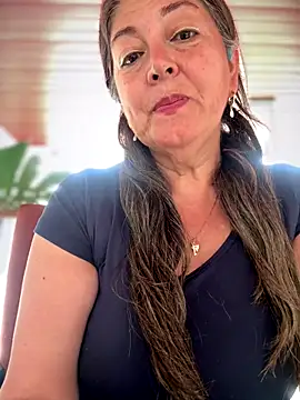 Snapshot of emma_tour chatting on 12/22/25, 05:10 emma tour online show from 12/22/25, 05:10