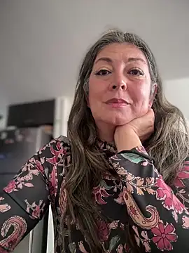 Snapshot of emma_tour chatting on 02/03/26, 05:40 emma tour online show from 02/03/26, 05:40