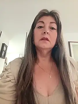 Snapshot of emma_tour chatting on 04/15/26, 01:29 emma tour online show from 04/15/26, 01:29