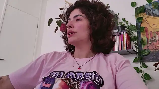 Snapshot of TaliMajesty chatting on 11/29/25, 02:31 TaliMajesty online show from 11/29/25, 02:31