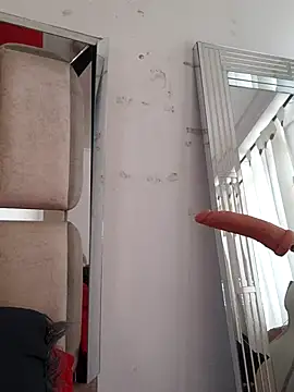 Snapshot of chelaqueen_ chatting on 12/02/25, 04:35 chelaqueen online show from 12/02/25, 04:35