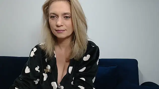 Snapshot of MysticCreature chatting on 01/07/25, 05:22 MysticCreature online show from 01/07/25, 05:22