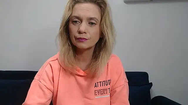 Snapshot of MysticCreature chatting on 02/02/25, 06:15 MysticCreature online show from 02/02/25, 06:15