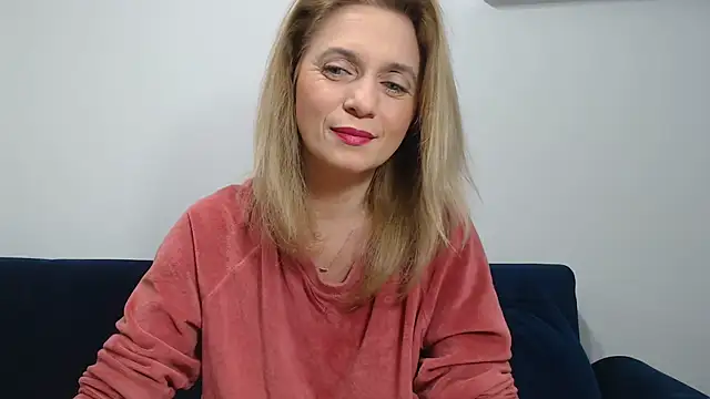 Snapshot of MysticCreature chatting on 03/03/25, 04:14 MysticCreature online show from 03/03/25, 04:14