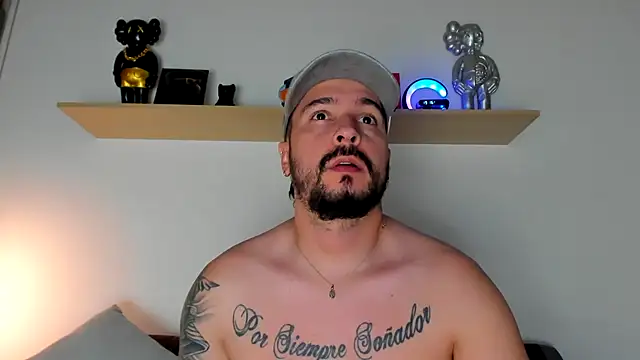 Snapshot of camilo_restrepo21 chatting on 01/21/25, 12:15 camilo restrepo21 online show from 01/21/25, 12:15