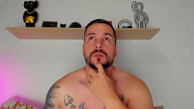 Snapshot of camilo_restrepo21 chatting on 09/28/25, 11:43 camilo restrepo21 online show from 09/28/25, 11:43