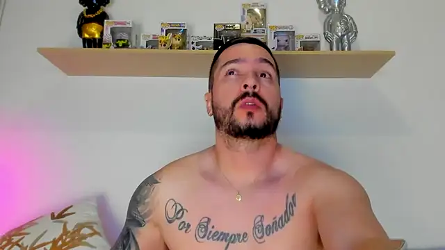 Snapshot of camilo_restrepo21 chatting on 11/08/25, 01:50 camilo restrepo21 online show from 11/08/25, 01:50