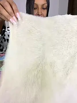 Snapshot of sandylau chatting on 02/05/26, 01:27 sandylau online show from 02/05/26, 01:27