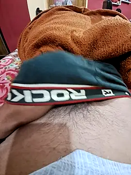 Snapshot of sunilaryan82 chatting on 12/17/25, 04:57 sunilaryan82 online show from 12/17/25, 04:57