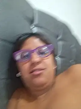 Snapshot of ZaidaWet chatting on 02/10/25, 05:41 ZaidaWet online show from 02/10/25, 05:41