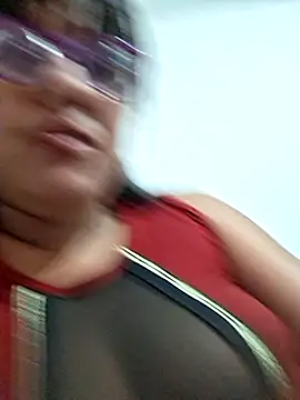 Snapshot of ZaidaWet chatting on 02/26/25, 10:53 ZaidaWet online show from 02/26/25, 10:53