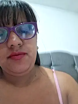 Snapshot of ZaidaWet chatting on 03/06/25, 02:40 ZaidaWet online show from 03/06/25, 02:40