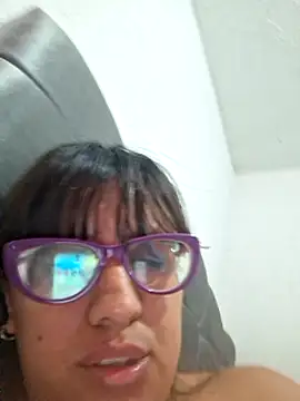 Snapshot of ZaidaWet chatting on 03/10/25, 05:50 ZaidaWet online show from 03/10/25, 05:50