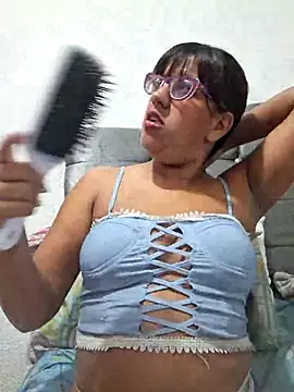 Snapshot of ZaidaWet chatting on 03/14/25, 10:29 ZaidaWet online show from 03/14/25, 10:29