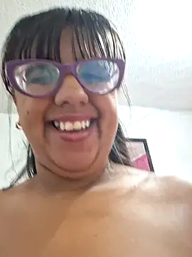 Snapshot of ZaidaWet chatting on 03/17/25, 02:45 ZaidaWet online show from 03/17/25, 02:45