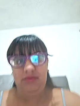 Snapshot of ZaidaWet chatting on 03/21/25, 09:23 ZaidaWet online show from 03/21/25, 09:23