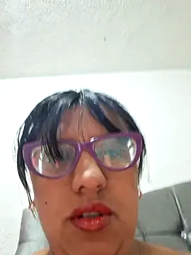 Snapshot of ZaidaWet chatting on 09/16/25, 11:55 ZaidaWet online show from 09/16/25, 11:55