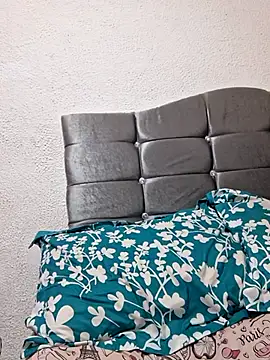 Snapshot of ZaidaWet chatting on 09/20/25, 11:55 ZaidaWet online show from 09/20/25, 11:55