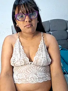 Snapshot of ZaidaWet chatting on 11/06/25, 12:06 ZaidaWet online show from 11/06/25, 12:06