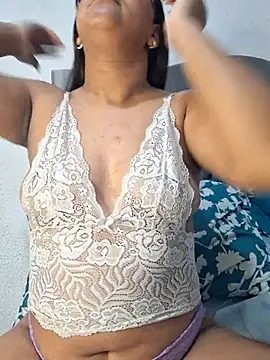 Snapshot of ZaidaWet chatting on 12/03/25, 12:14 ZaidaWet online show from 12/03/25, 12:14