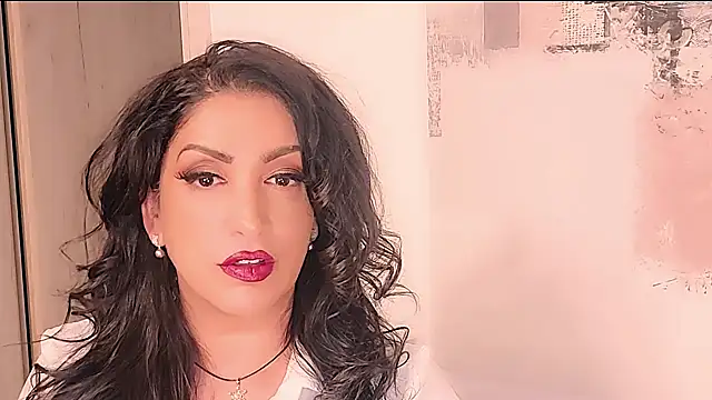 Snapshot of Wonderful_Woman chatting on 07/13/26, 08:11 Wonderful Woman online show from 07/13/26, 08:11